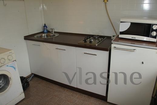 1 room apartment next the railway, Yekaterinburg - günlük kira için daire