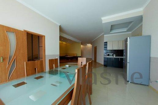 3 BR. Apartments in Arcadia Palace, Odessa - apartment by the day