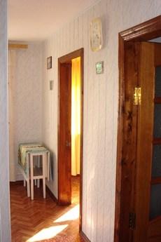 Rent 3-bedroom. an apartment in the town, Alushta - mieszkanie po dobowo
