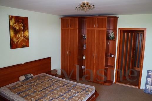 2 bedroom apartment for rent from owners on Tairova on the s