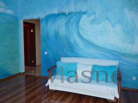 Its 3-bedroom apartment with sea view, Odessa - günlük kira için daire