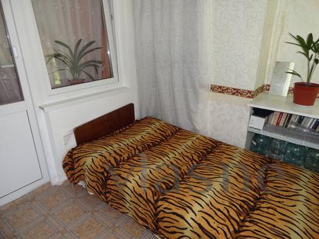 I rent two-bedroom apartment in Feodosia with all amenities,
