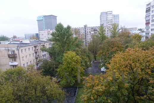 2-room apartment near the metro, Moscow - günlük kira için daire