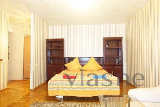 1 bedroom apartment near the metro, Moscow - apartment by the day