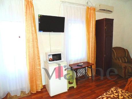 2 minutes from the promenade, Yevpatoriya - apartment by the day