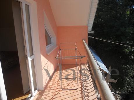 Rent a house with a garage., Yalta - mieszkanie po dobowo