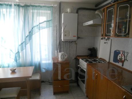 Rent 2-bedroom apartment with garage, Yalta - günlük kira için daire