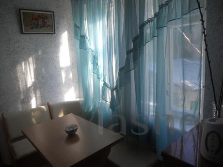 Rent 2-bedroom apartment with garage, Yalta - günlük kira için daire