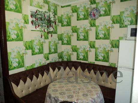 Comfortable tira, a 5-minut, Feodosia - apartment by the day