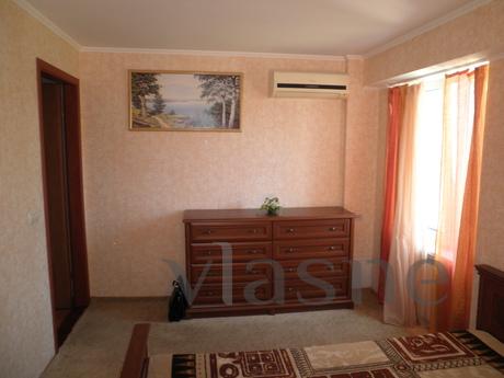2-bedroom apartment near the sea, Alushta - günlük kira için daire