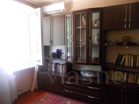 Two-bedroom apartment in the center of Sudak, 10 minutes fro