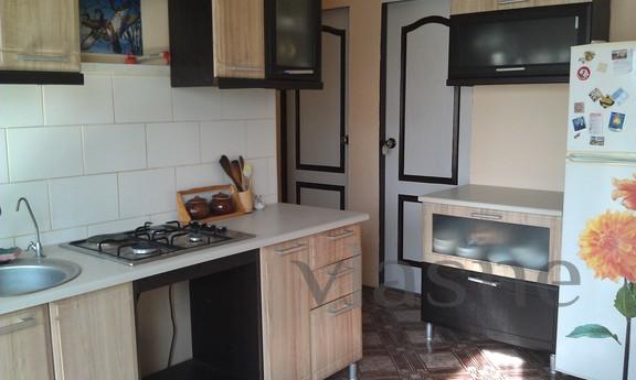 two-bedroom cottage  10 min from the sea, Sudak - apartment by the day