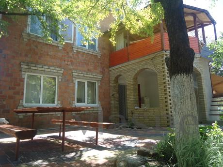 Affordable housing near the beach in Ber, Berdiansk - mieszkanie po dobowo