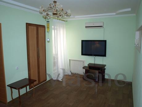 Detached house in the center of, Yevpatoriya - apartment by the day