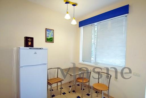 Studio apartment, 3 min. from the sea, Yalta - apartment by the day
