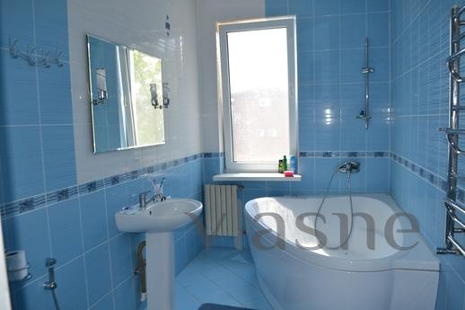 Rent 6 rooms house with pool, 1 line., Chernomorsk (Illichivsk) - apartment by the day
