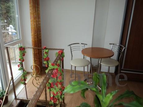 2 floor house with views of the Ai-Petri, Alupka - apartment by the day