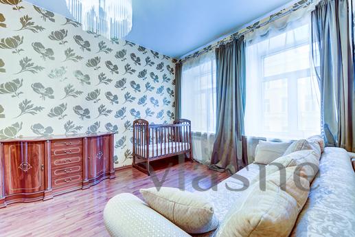 Daily 03 Наб. rivers Moika d 27-27, Saint Petersburg - apartment by the day
