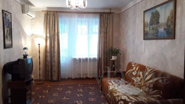 Cozy 1 room. sq. 3 stops to the sea, Berdiansk - apartment by the day