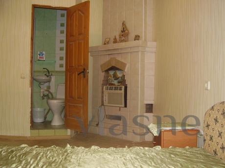 Rooms in a private home center, 7 minute, Yevpatoriya - apartment by the day