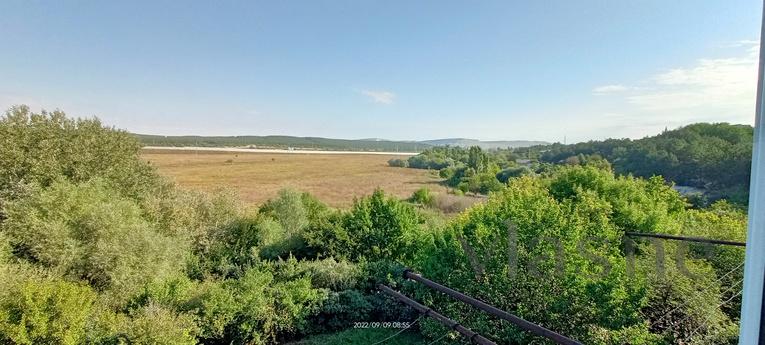 Уютная квартира с видом на Белую Скалу, Белогорск - квартира посуточно