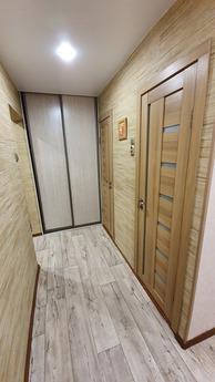 Spacious 2-bedroom apartment, Bratsk - günlük kira için daire