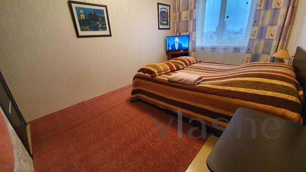Comfortable 1-bedroom apartment, Bratsk - günlük kira için daire
