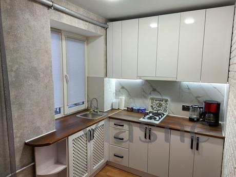Clean, comfortable apartment, in the city center after renov