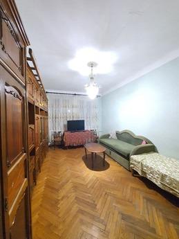 2-room apartment in the center, Ukraine, Zaporizhzhia - apartment by the day