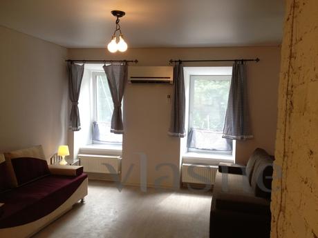 Rent an apartment in the heart of the city, street. Deribaso
