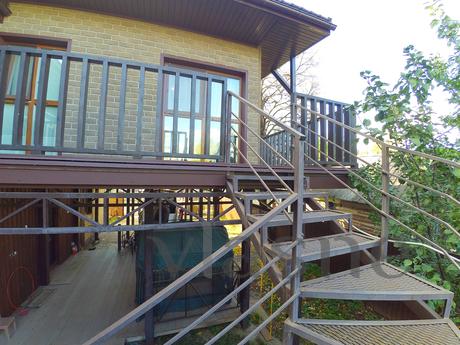 3-bed suite with a balcony, Kazan - günlük kira için daire