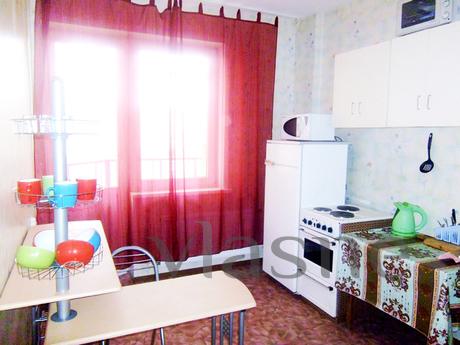 Spacious 1-bedroom apartment in the city, Kemerovo - günlük kira için daire