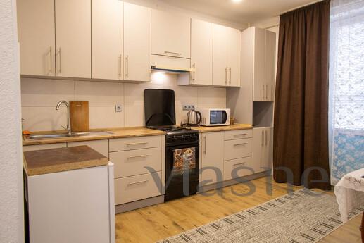 New apartment in the center of the city near the park., Kamianets-Podilskyi - günlük kira için daire