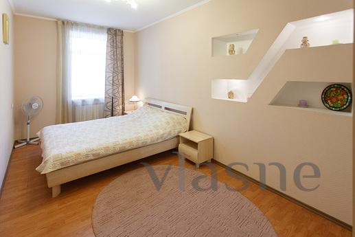 2 bedroom renovated on Bessarabska sq., Kyiv - mieszkanie po dobowo