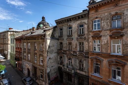 Duże 5-pokojowe mieszkanie w centrum, Lviv - mieszkanie po dobowo