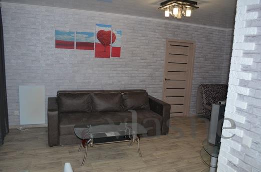 2 bedroom apartment on Kharitonov, Krivoy Rog - apartment by the day