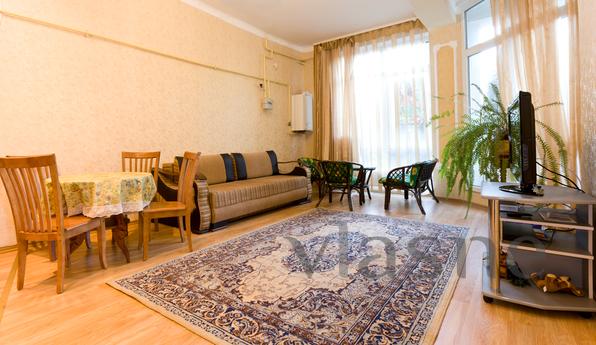 Yalta. 2 bedroom apartment. New house, 5 minutes from the se