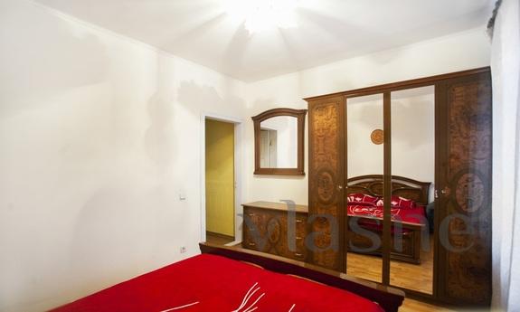 Spacious suite 3k up to 6 people for day, Kemerovo - günlük kira için daire