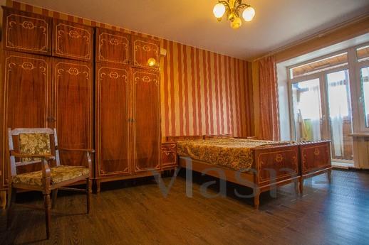 Two-bedroom apartment on the day velikol, Kemerovo - günlük kira için daire