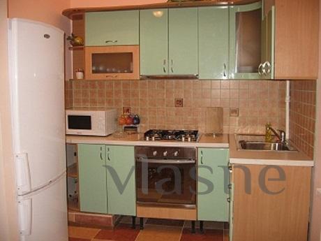 For rent, 3 bedroom renovated in, Kemerovo - günlük kira için daire