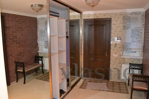Original 3-bedroom apartment, Mykolaiv - apartment by the day