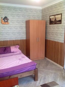 2 minutes from the sea, patio, owner, Yevpatoriya - apartment by the day