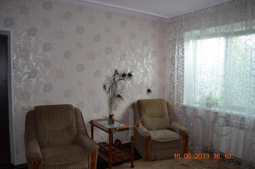 Дом с отдельным двором р-н '3-го пляжа', Бердянск - квартира посуточно