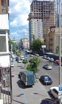 Затишна двухкомн-студіо з двома кондицио, Київ - квартира подобово