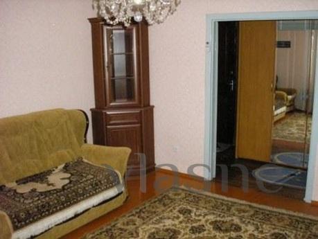 One bedroom apartment with a key. Located on the street. Per