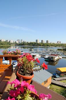 Rooms and Cottages, Kyiv - apartment by the day
