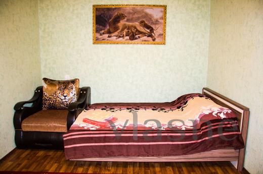 Quay 1-2 sq km center, hostess, Saratov - günlük kira için daire