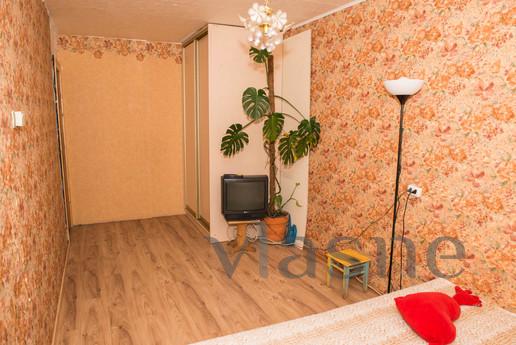 Red Avenue! Separate rooms! WI, Novosibirsk - günlük kira için daire