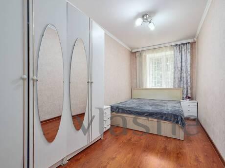 Kвapтиpa c новым pемонтом, не cтаpый фонд, распoлoжeна на 1 