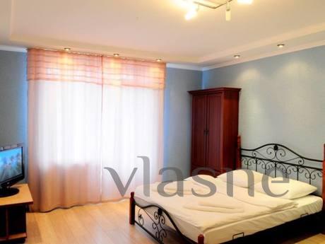 Apartment in the central part of the city. Near the house a 
